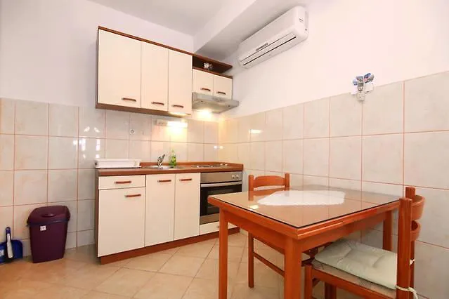Villa Rosanda Apartments Τρογκίρ