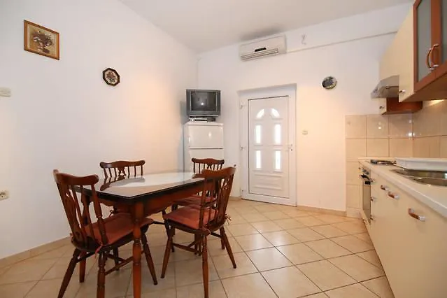 Villa Rosanda Apartments Τρογκίρ