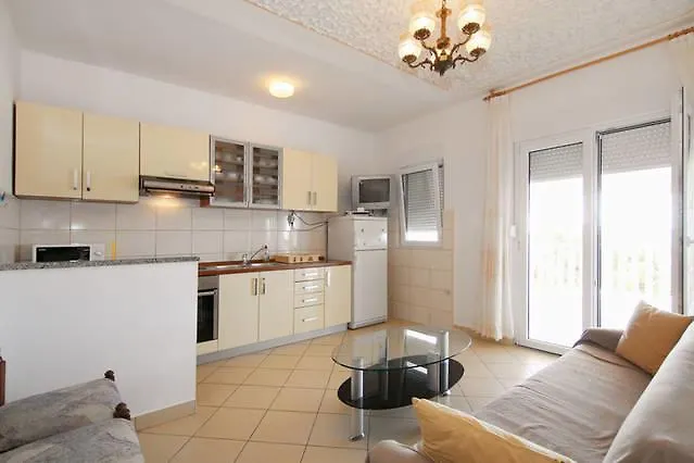 Villa Rosanda Apartments Τρογκίρ