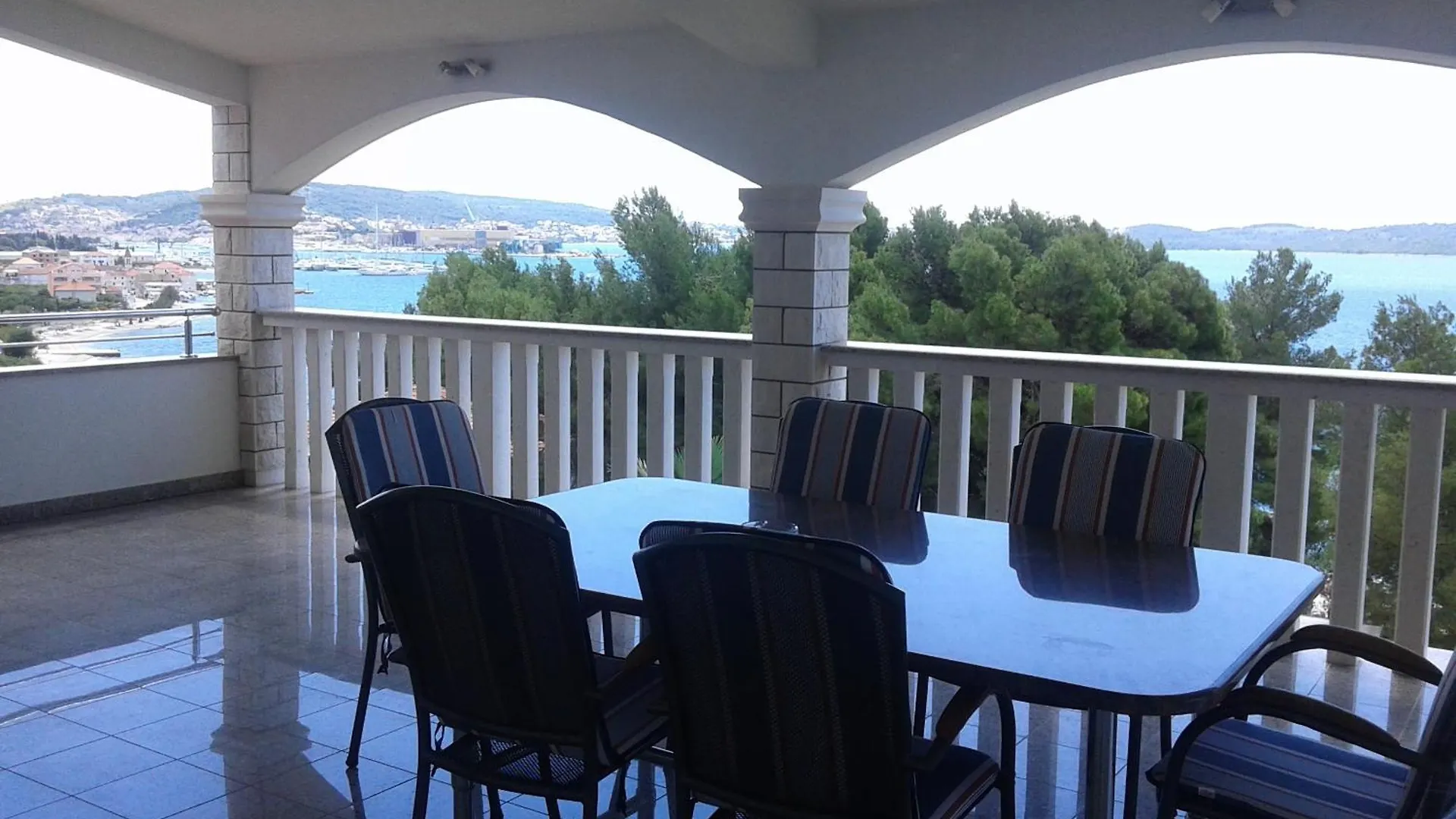 Villa Rosanda Apartments Τρογκίρ