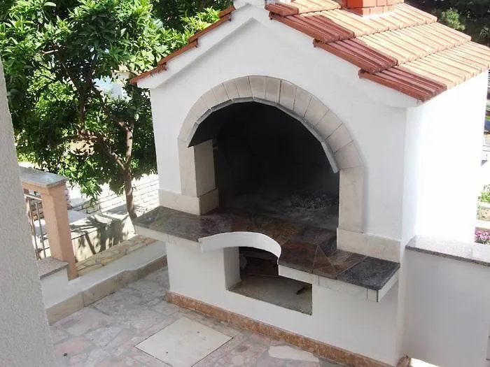 Villa Rosanda Apartments Τρογκίρ