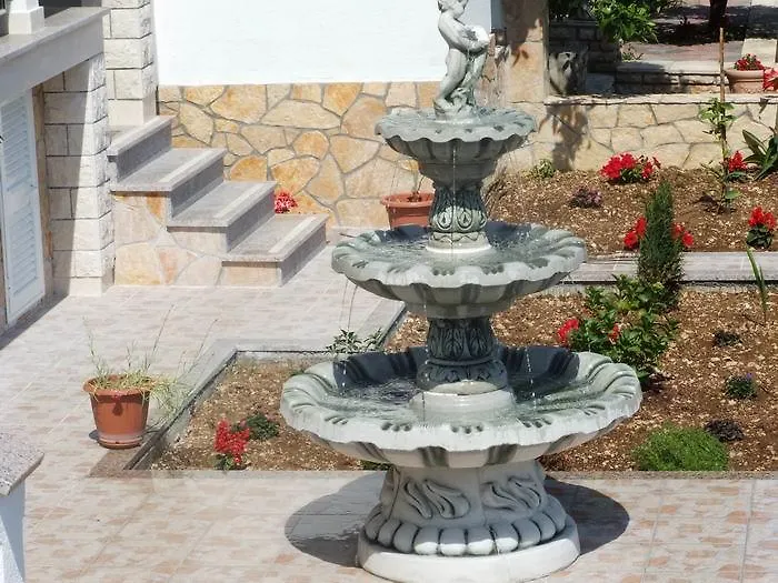 Villa Rosanda Apartments Τρογκίρ