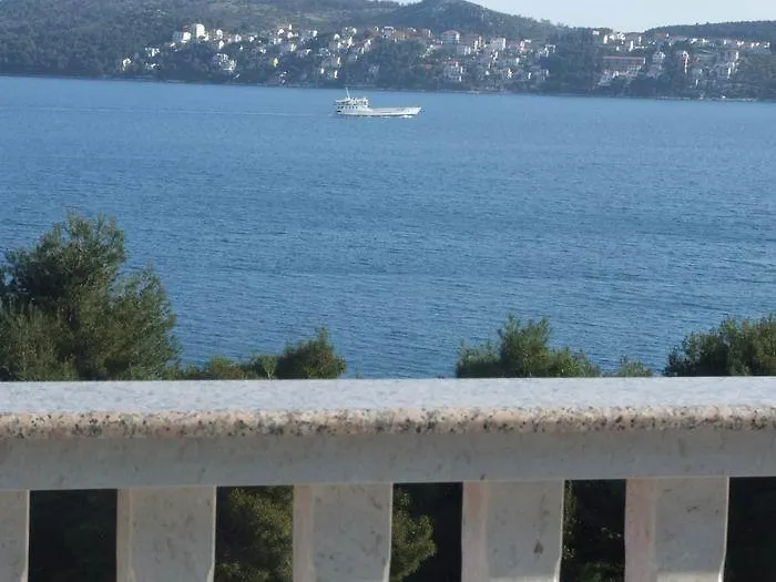 Villa Rosanda Apartments Τρογκίρ