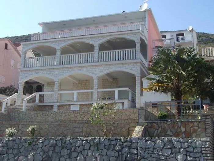 Villa Rosanda Apartments Τρογκίρ